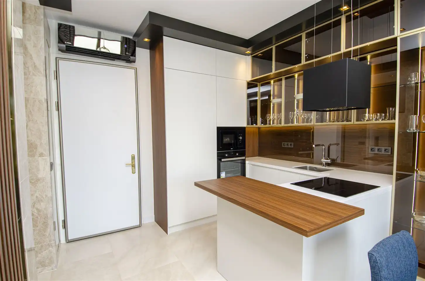 Изображение Ультра-премиальная студия у Средиземного моря